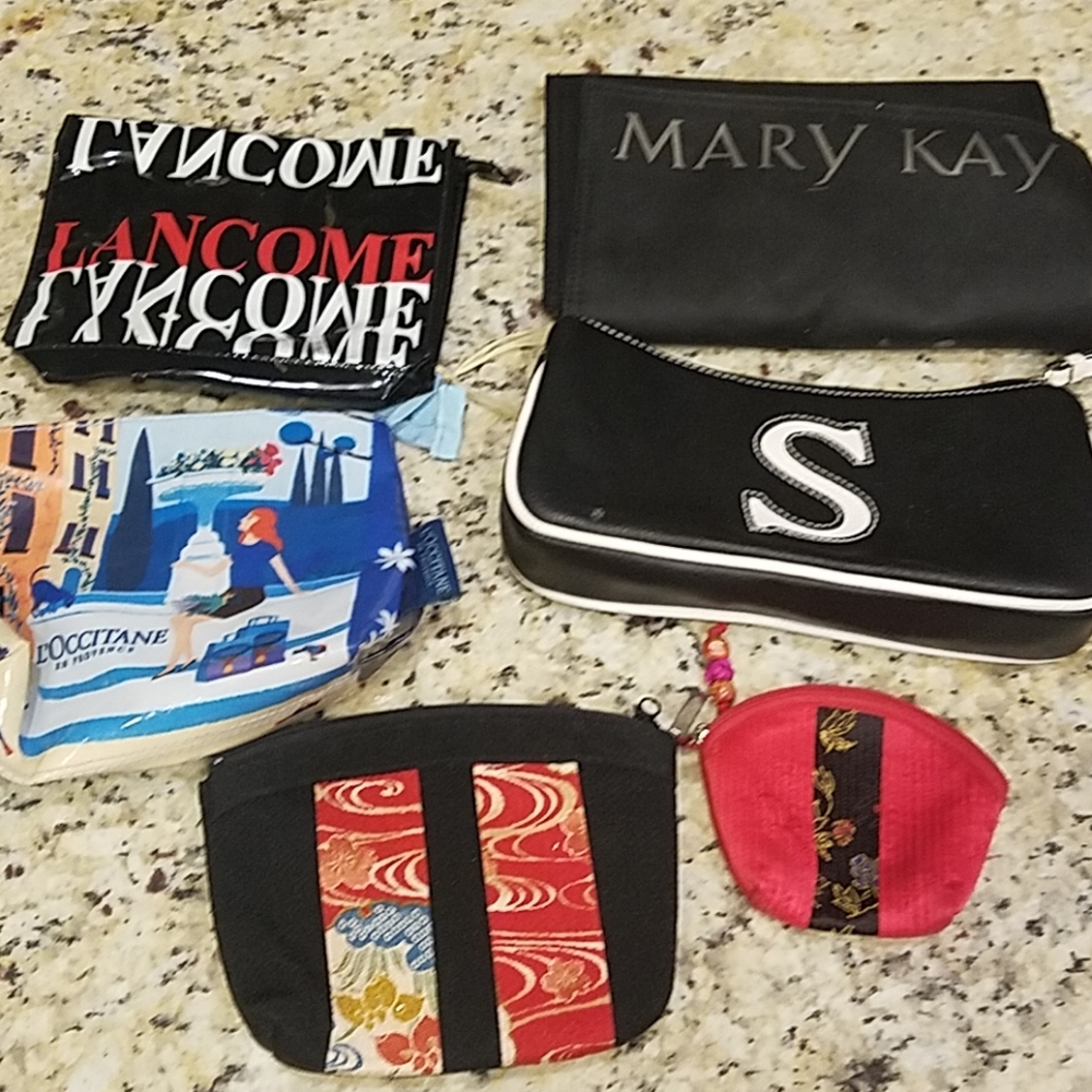 Lot of 6 small bags